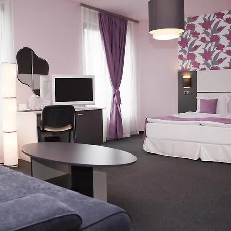 מלון Gran Via בורגאס